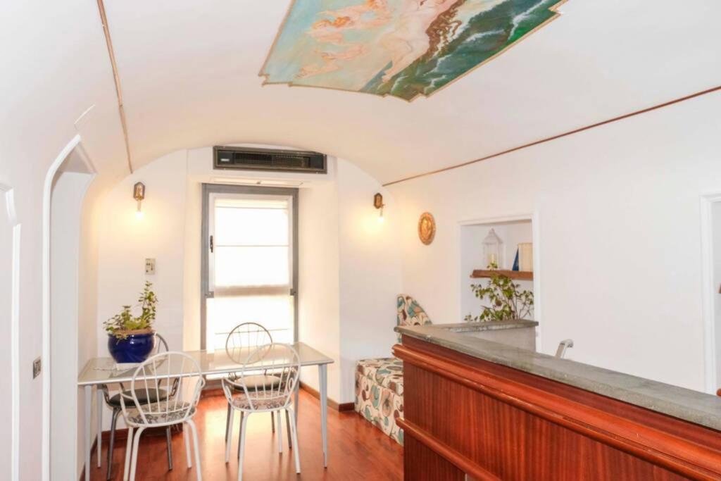 Napoli Centro Storico Un Passo Da San Gennaro Apartment Luaran gambar