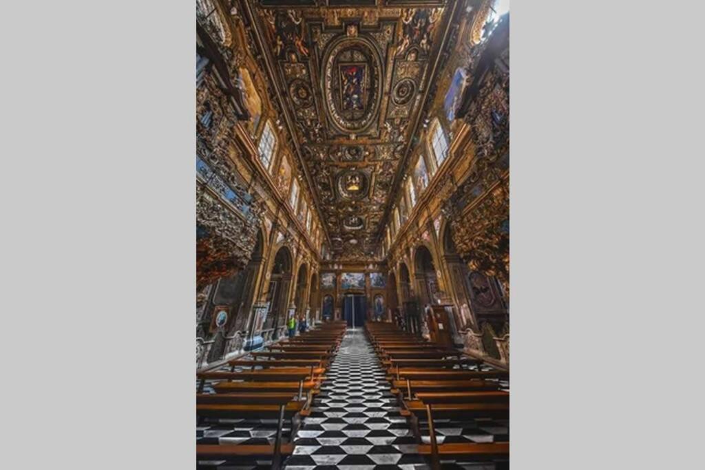 Napoli Centro Storico Un Passo Da San Gennaro Apartment Luaran gambar