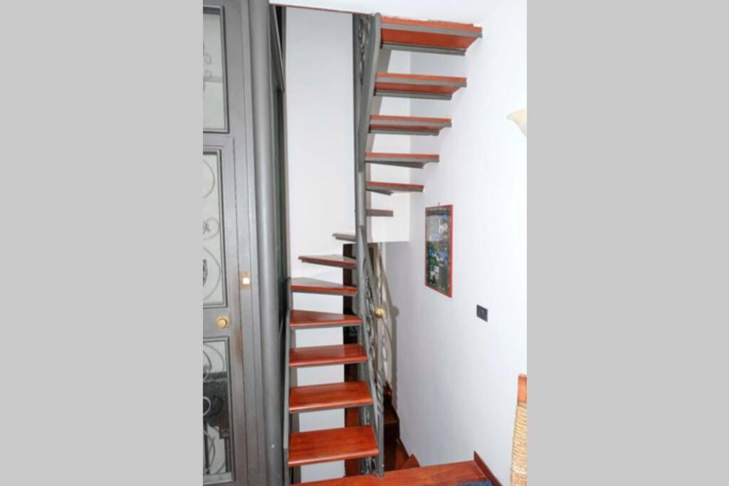 Napoli Centro Storico Un Passo Da San Gennaro Apartment Luaran gambar