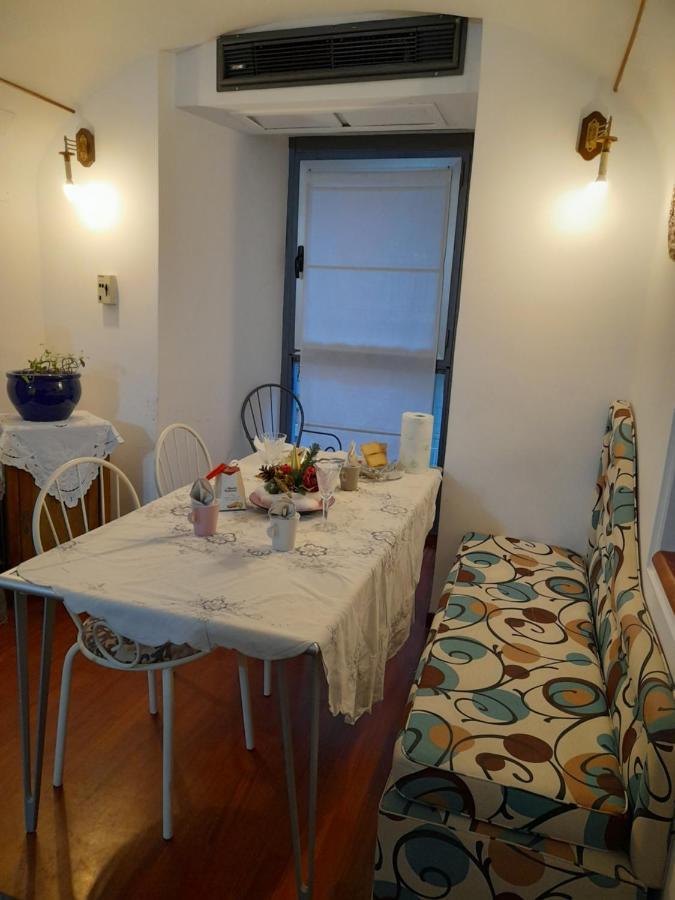 Napoli Centro Storico Un Passo Da San Gennaro Apartment Luaran gambar