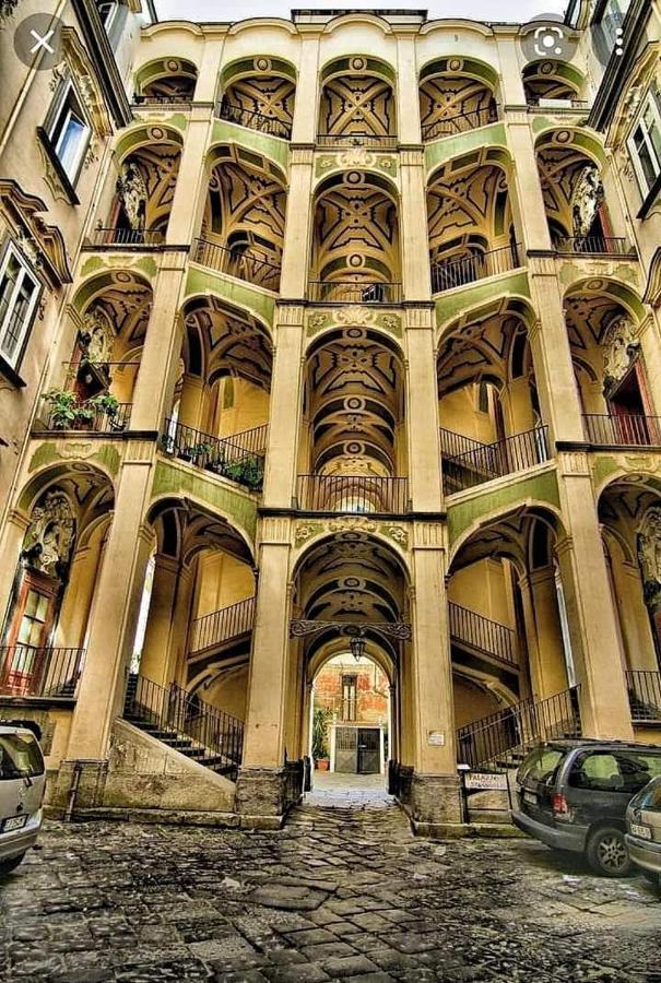 Napoli Centro Storico Un Passo Da San Gennaro Apartment Luaran gambar