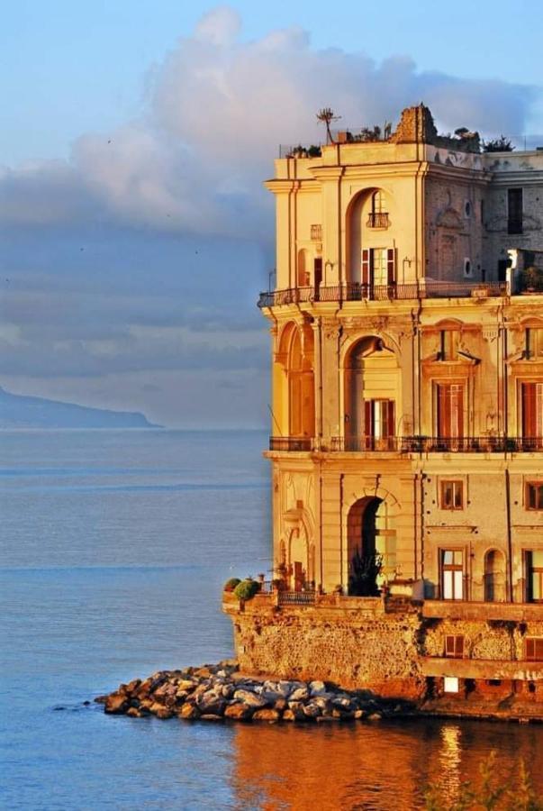 Napoli Centro Storico Un Passo Da San Gennaro Apartment Luaran gambar